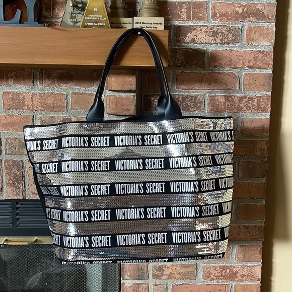 NWT Victoria's Secret Black & Silver Sequin Shoulder Tote Bag - Picture 1 of 6